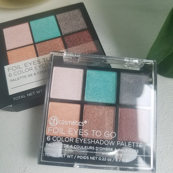 NIB BH Cosmetics Foil Blushed to Go Blush Palette - Picture 6 of 6